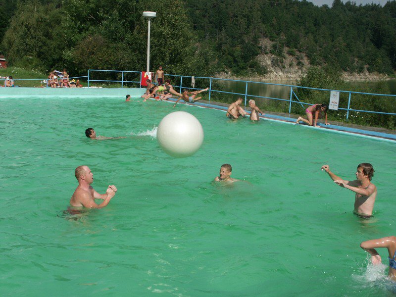 mb040805166.jpg